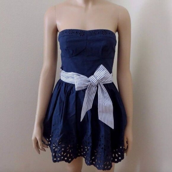 NWT Hollister Womens Eyelet Strapless Dress Size XS Small Navy Blue Striped Bow - Picture 1 of 4